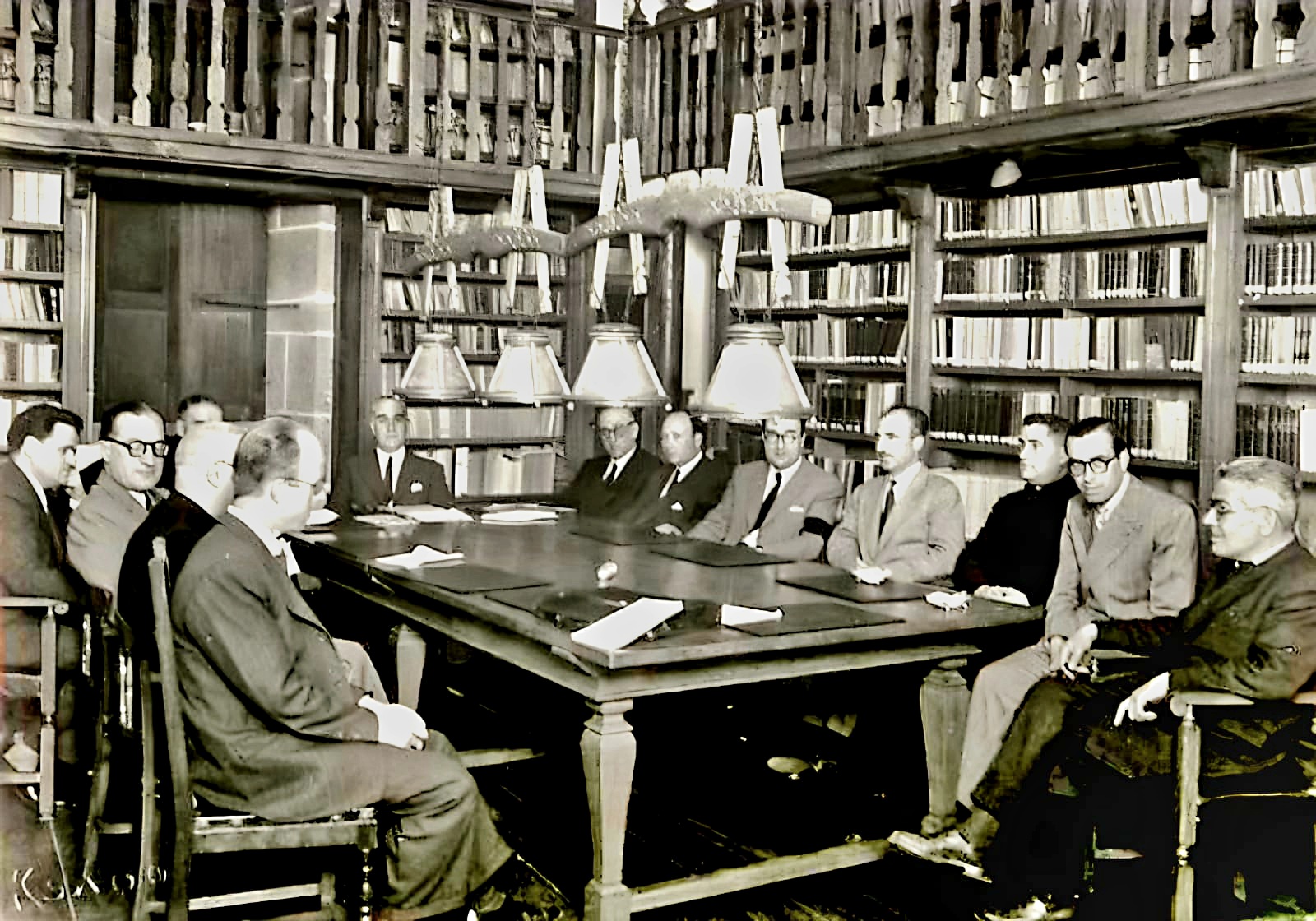 Ampliar: Antiga sala do Seminario de Estudos Galegos (Fonseca, Compostela)